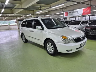 Kia Canival 2012, 141000 км, за 3838.15 USD