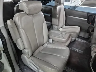 Kia Canival 2012, 141000 км, за 3838.15 USD - фото 9