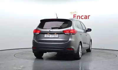 Kia Carens 2014, 181510 км, за 3642.38 USD