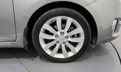 Kia Carens 2014, 181510 км, за 3642.38 USD
