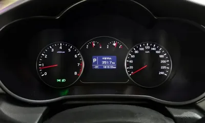 Kia Carens 2014, 181510 км, за 3642.38 USD - фото 8