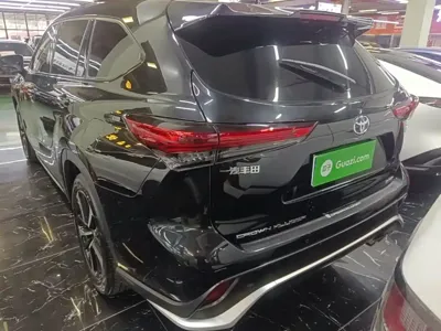Toyota Crown Kluger 2023, 33000 км, за 28736.94 USD