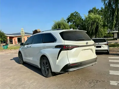 Toyota Sienna 2026, 12000 км, за 41170.48 USD