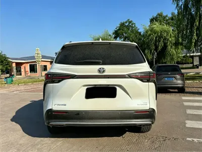 Toyota Sienna 2026, 12000 км, за 41170.48 USD
