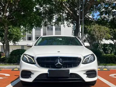 Mercedes-Benz E-Class 2018, 130000 км, за 21041.38 USD