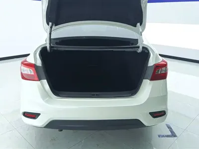 Nissan Sylphy 2017, 37500 км, за 6158.92 USD