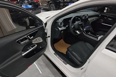Mercedes-Benz C-Class 2024, 26400 км, за 35547 USD