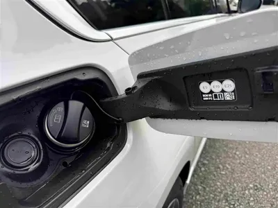 BMW 3 Series 2024, 16900 км, за 27044.8 USD - фото 33