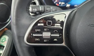Mercedes-Benz GLC-Class 2022, 29815 км, за 29208.98 USD - фото 17