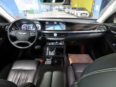 Genesis G90 2019, 200956 км, за 14113.17 USD