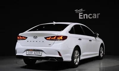 Hyundai Sonata 2018, 143695 км, за 5854.01 USD