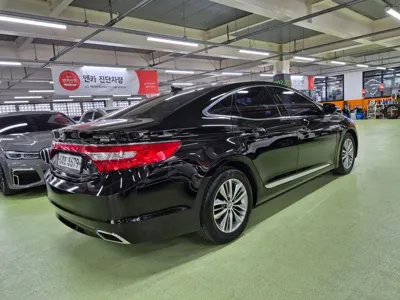 Hyundai Grandeur 2017, 134000 км, за 4615.48 USD