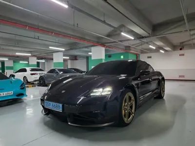 Porsche Taycan · 2025 год
