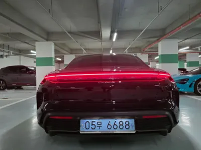 Porsche Taycan 2025, 8520 км, за 146311.14 USD