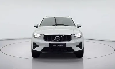 Volvo XC40 2025, 1589 км, за 28424.13 USD