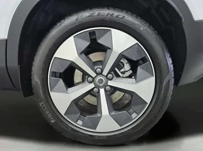 Volvo XC40 2025, 1589 км, за 28424.13 USD - фото 6