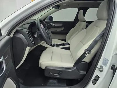 Volvo XC40 2025, 1589 км, за 28424.13 USD - фото 11