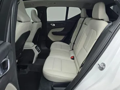 Volvo XC40 2025, 1589 км, за 28424.13 USD - фото 12