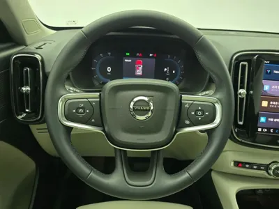 Volvo XC40 2025, 1589 км, за 28424.13 USD - фото 13