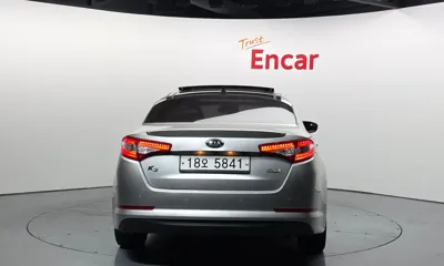 Kia K5 2013, 139185 км, за 3753.32 USD