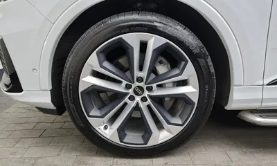 Audi Q7 2023, 42752 км, за 66065.4 USD
