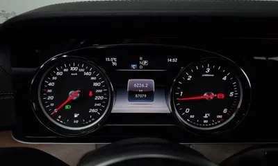 Mercedes-Benz E-Class 2019, 87079 км, за 16849.56 USD - фото 8