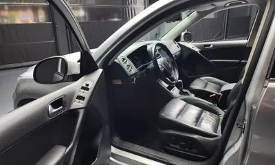 Volkswagen Tiguan 2011, 132765 км, за 2980.13 USD - фото 10