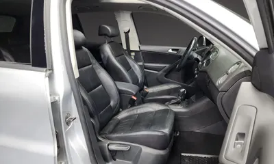 Volkswagen Tiguan 2011, 132765 км, за 2980.13 USD - фото 11