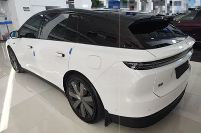 Li Auto Li Auto i6 2025, 8500 км, за 40169 USD