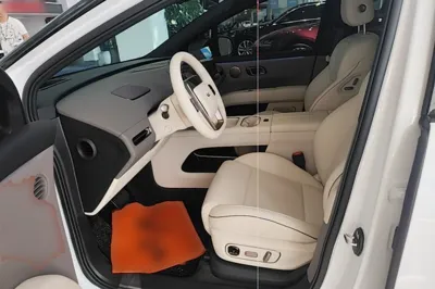 Li Auto Li Auto i6 2025, 8500 км, за 40169 USD - фото 17