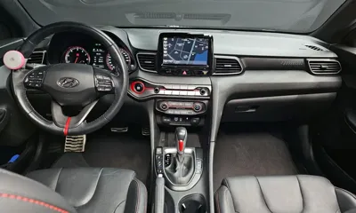 Hyundai Veloster 2019, 79404 км, за 8406.14 USD - фото 7