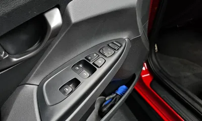 Hyundai Veloster 2019, 79404 км, за 8406.14 USD - фото 13