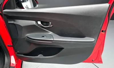 Hyundai Veloster 2019, 79404 км, за 8406.14 USD - фото 24