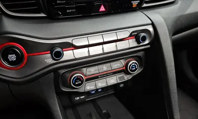 Hyundai Veloster 2019, 79404 км, за 8406.14 USD - фото 29