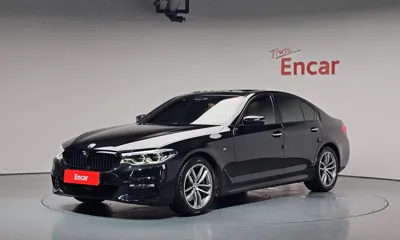 BMW 5-Series · 2017 год