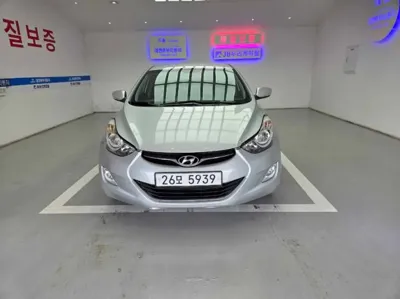 Hyundai Avante · 2012 год
