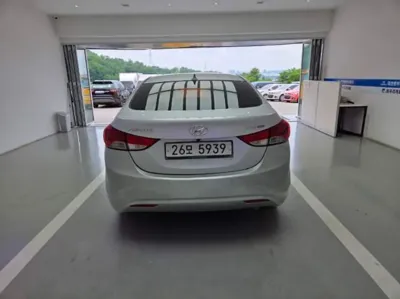 Hyundai Avante 2012, 125061 км, за 2560.06 USD