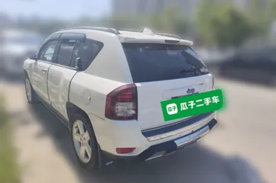 Jeep Compass 2014, 108400 км, за 3974 USD