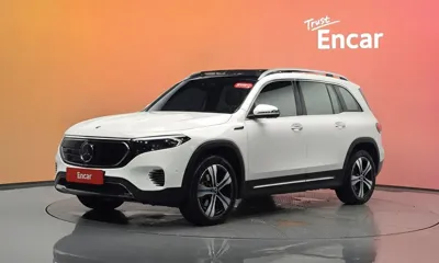 Mercedes-Benz EQB · 2022 год