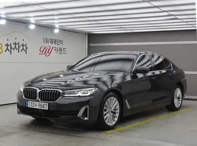 BMW 5-Series · 2023 год