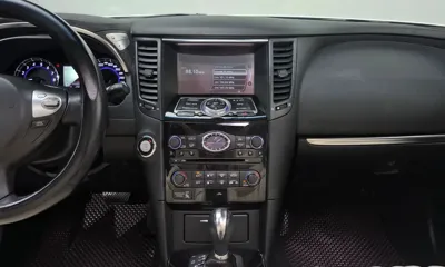 Infiniti QX70 2014, 86065 км, за 11703.11 USD - фото 17