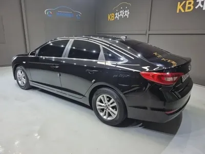 Hyundai Sonata 2015, 230000 км, за 3275.57 USD