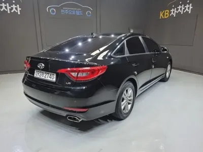 Hyundai Sonata 2015, 230000 км, за 3275.57 USD