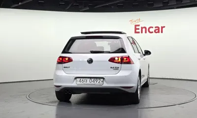 Volkswagen Golf 2016, 273559 км, за 6564.26 USD