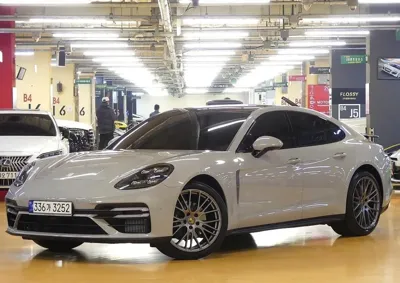 Porsche Panamera · 2022 год