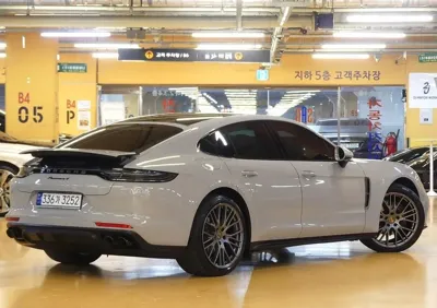 Porsche Panamera 2022, 22000 км, за 78008.16 USD