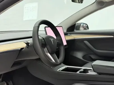 Tesla Model 3 2023, 90000 км, за 20305.67 USD