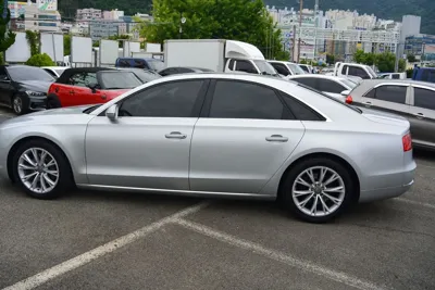 Audi A8 2014, 165693 км, за 7882.29 USD