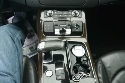 Audi A8 2014, 165693 км, за 7882.29 USD - фото 9