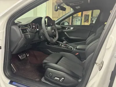 Audi A4L 2024, 17000 км, за 20048.22 USD